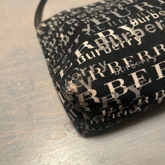 Stunning rare Burberry ❤️ - Picture 11 of 14